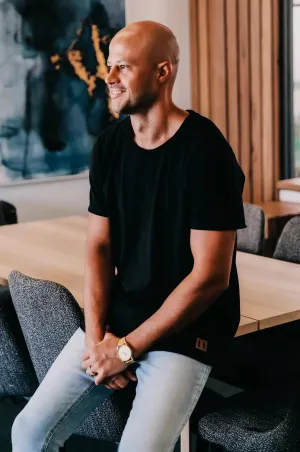 Beau Hudson Adults Raw Edge Tee