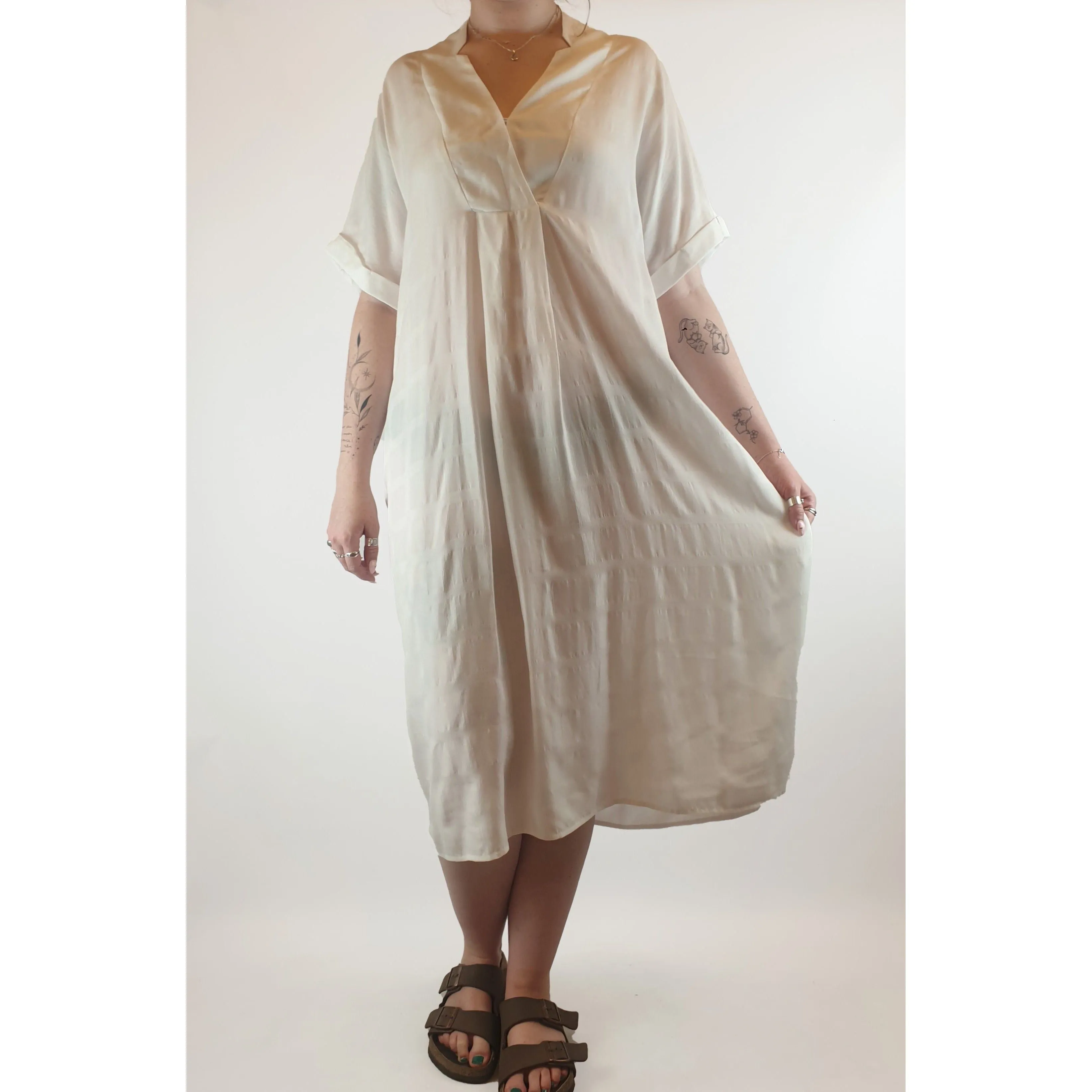Elk white silky feel oversize dress with lovely subtle fabric texture size SM (best fits 12_