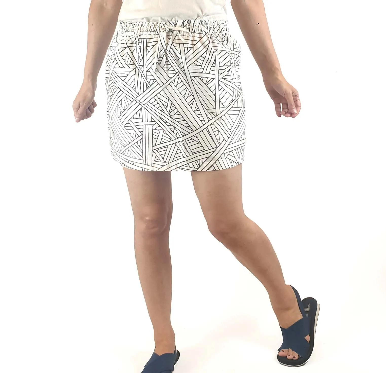 Elk white straw print skirt with elastic waist tie size S (best fits 8)