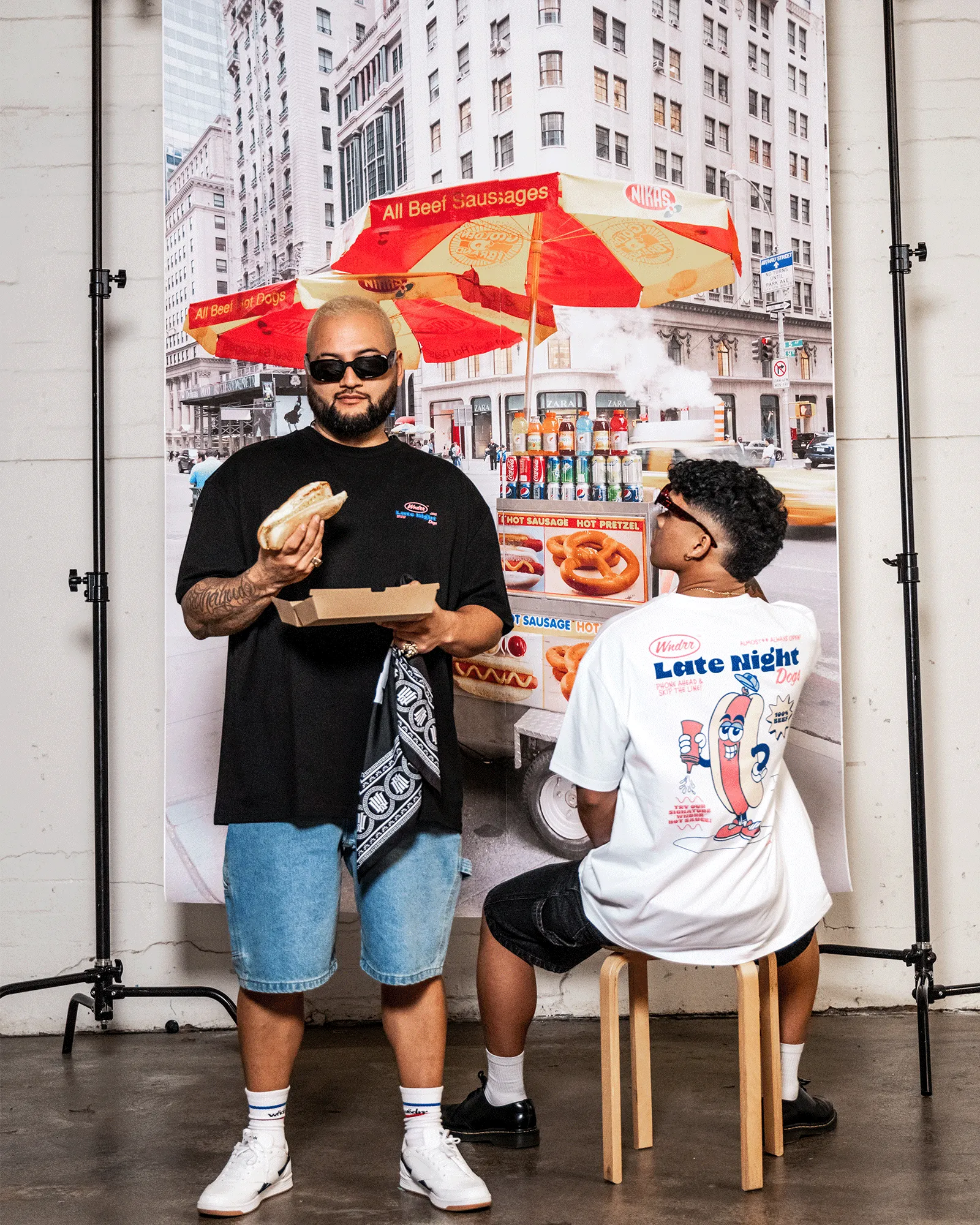 HOT DOG BOX FIT TEE - BLACK