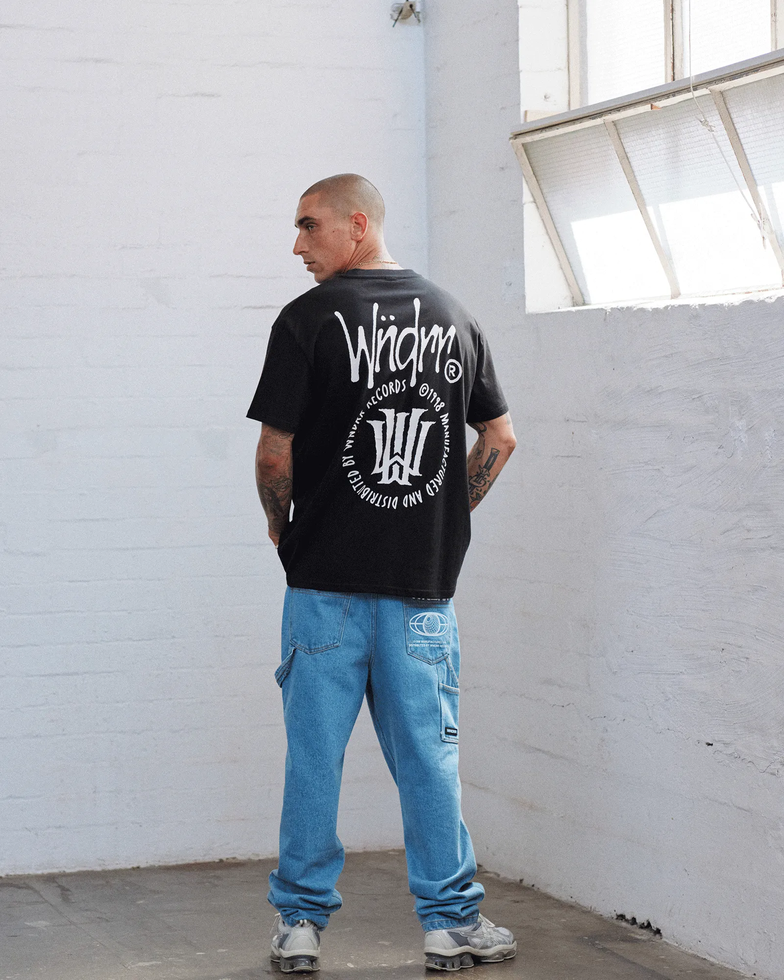 NOISE BOX FIT TEE - BLACK