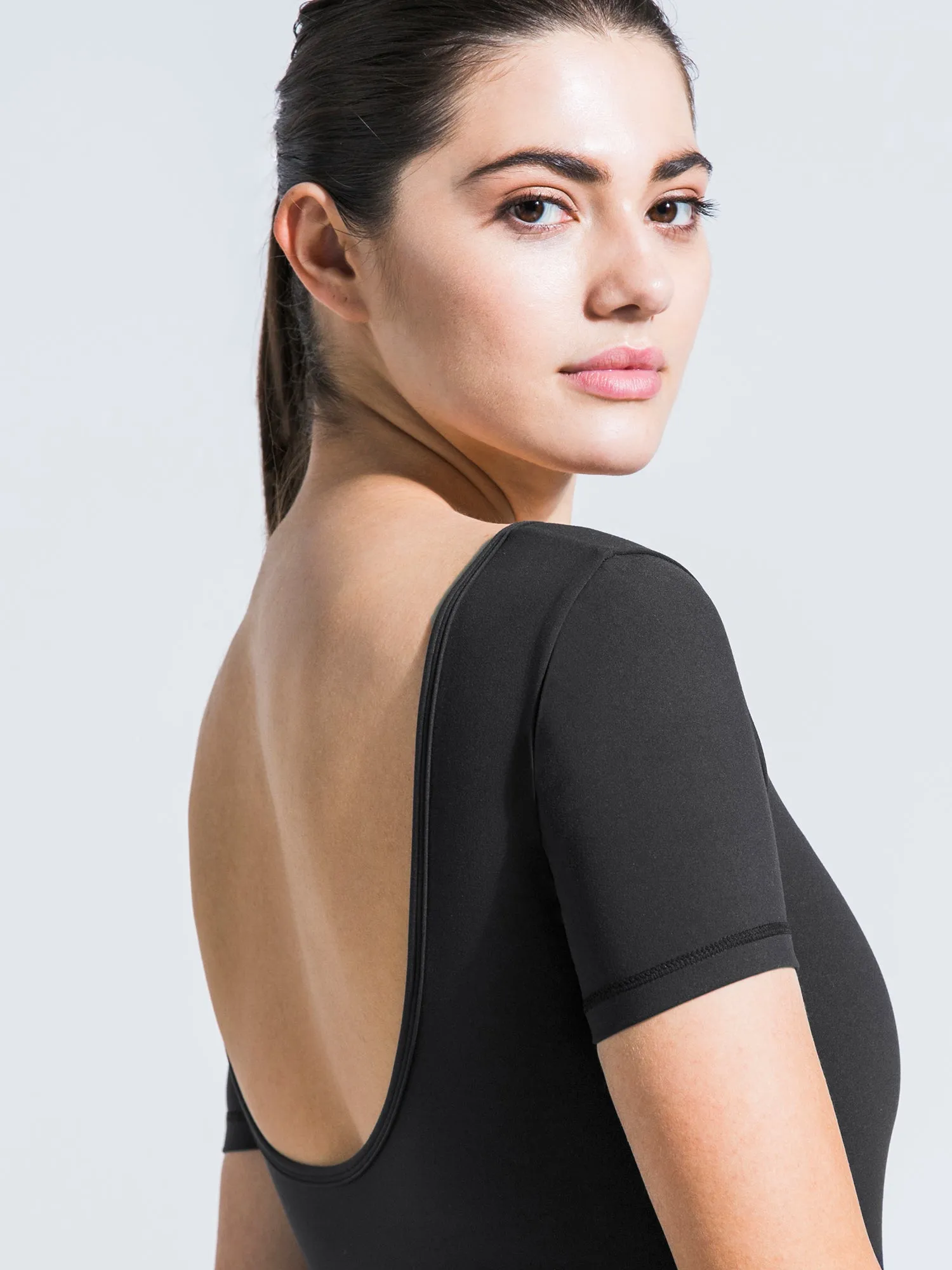 NUDE SHAPE TEE, LIMESTONE