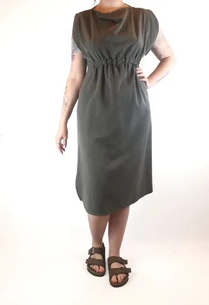 Queen grey sleeveless dress size M